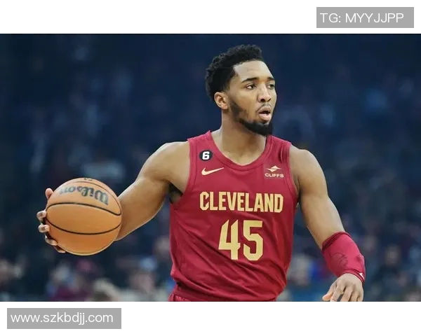 多诺万米切尔带领球队重返巅峰的奋斗历程与精彩瞬间 多诺万米切尔带领球队重返巅峰的奋斗历程与精彩瞬间